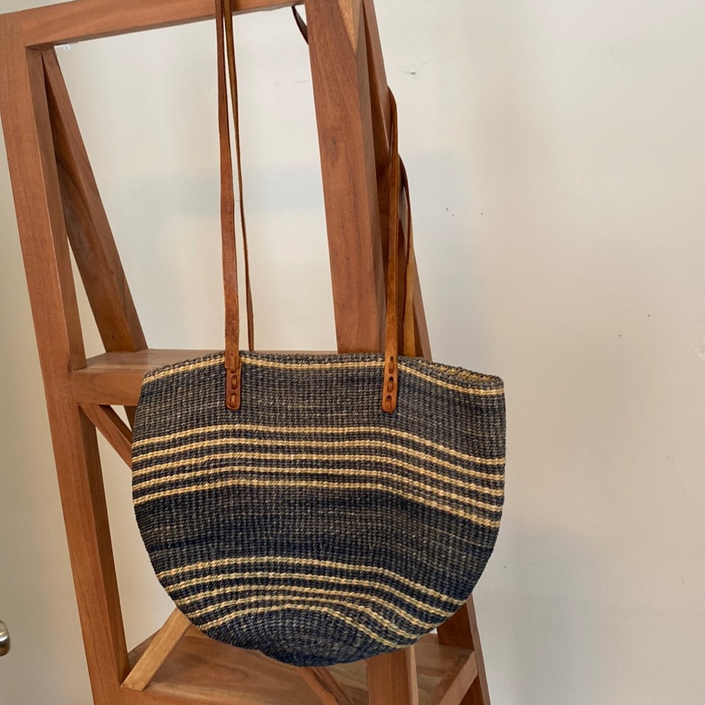 Vintage woven sizal bag